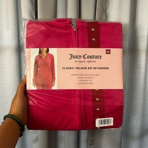 Pink Juicy couture zip up hoodie🎀